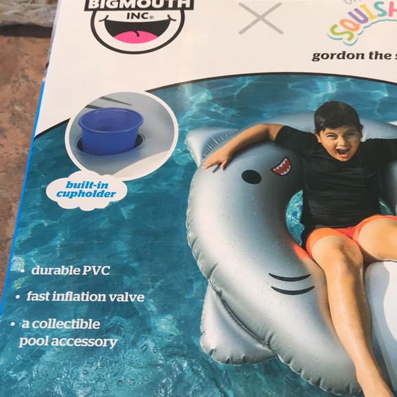 Squishmallows original Gordon the Shark pool float - Picture 5 of 8